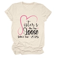 Detail des Sisters On The Loose Aufdrucks auf cremefarbenem Baumwoll T-Shirt für 2025 - S / Sand (Schwarzer Text)