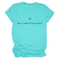 Détail du t-shirt turquoise en coton avec le texte imprimé love is patient love is kind - S / Bleu Eau Profonde