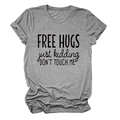 Detailaufnahme von grauem Baumwoll-T-Shirt mit lustigem Free Hugs Slogan-Aufdruck - S / Dunkelgrau (Schwarze Schrift)