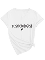 Dettaglio di una t-shirt bianca in cotone con scollo a V, testo cosmetologist e cuore - S / Bianco