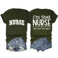 Détail à plat de t-shirts d'infirmière vert foncé avec slogan et shorts en jean rétro - S / Vert Militaire