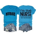 Vue avant et arrière du T-shirt bleu Nurse avec short en jean pour tenue d'été décontractée - S / Bleu lac