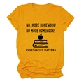 Dettaglio della maglietta in cotone giallo senape con slogan e grafica di libri - S / Giallo Senape (Testo Nero)