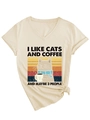 Détail du t-shirt blanc crème à col en V avec graphique chat café et imprimé vintage - Sable (Graphique Noir)