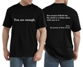 Vista dettagliata fronte e retro di una t-shirt in cotone nero con citazioni ispiratrici - S / Nero