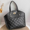 Elegante schwarze Kunstleder Handtasche mit Rautensteppung und goldenem Drehverschluss - Schwarz