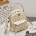 Petit sac à dos élégant en similicuir crème matelassé avec finitions dorées chic - Style Matelassé / Blanc