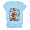 T-shirt celeste a girocollo con stampa grafica di gatto e foresta Quest Squad - Taglia S / Azzurro