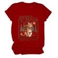 Dettaglio della stampa gatto Quest Squad su t-shirt in cotone rosso scuro stile vintage - Taglia S / Rosso