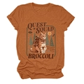 Dettaglio della stampa gatto Quest Squad su una maglietta vintage arancione - Taglia S / arancio bruciato