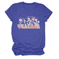 Détail d'un t-shirt bleu chiné pour enseignant avec fleurs colorées et texte inspirant - S / Hauts / Bleu Rétro (Texte Blanc)