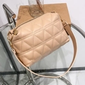 Sac bandoulière matelassé beige chic avec coutures triangulaires et détails dorés - Motif Rhombique 2 / Khaki Matelassé Style 2