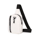 Bolso deportivo bandolera blanco minimalista con correas de logo negro y acabado mate - Blanco