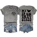 Détail de t-shirt gris avec imprimé DANCE MOM et short en jean usé pour femmes - S / Gris Foncé (Police Noire)