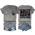 Platte weergave van de voor- en achterkant van het SHIT SHOW SUPERVISOR t-shirt en denim shorts - S / Donkergrijs (Zwart Lettertype)