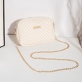 Gewatteerde crème crossbody cameratas met geometrische patronen en gouden ketting - Wit met Patroon