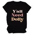 Détail de l'impression Y'all Need Dolly dégradée rose sur un t-shirt noir en coton - Noir