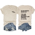 T-shirt avoine avec imprimé au dos et short en jean déchiré posés à plat - S / Sable (Police Noire)