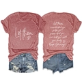 Vista fronte e retro della t-shirt stampata rosso mattone con shorts in denim strappati - Oro Rosa (Font Bianco)