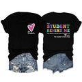 Vue à plat du t-shirt enseignant noir avec message au dos et short en jean assorti - S / Noir