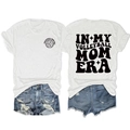 Vorder- und Rückansicht des weißen In My Volleyball Mom Era T-Shirts mit Denim-Shorts - Weiß