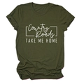 Dettaglio della stampa Country Roads su una t-shirt casual verde scuro a maniche corte - Verde Militare (Font Bianco)