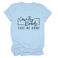 Dettaglio in piano della maglietta azzurra con stampa Country Roads Home - Blu Chiaro (Font Nero)