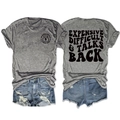 Detail van grijze t-shirt rug met tekst slogan en blauwe distressed denim shorts - S / Donkergrijs (Zwarte Grafiek)