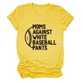 Détail d'un t-shirt jaune en coton avec imprimé Moms Against White Baseball Pants - Jaune (Texte Noir)
