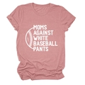Détail du t-shirt rose poudré montrant le slogan blanc baseball et la texture du tricot - Or Rose (Texte Blanc)