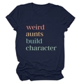 Detail des bunten Weird Aunts Build Character Aufdrucks auf einem navy Baumwoll-T-Shirt - S / Oberteile / Marineblau