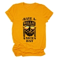 Dettaglio del tessuto in cotone e della stampa grafica Willie Nelson sulla t-shirt gialla - S / Giallo Senape (Font Nero)