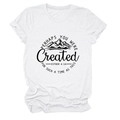 Détail du t-shirt blanc en coton avec graphique de montagne et citation Esther 4:14 - Blanc (Texte Noir)