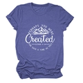 Détail du t-shirt chiné bleu avec imprimé montagne blanche et texte biblique - Bleu Rétro (Texte Blanc)