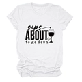 Gros plan d'un t-shirt en coton blanc avec impression graphique sips about to go down - S / Blanc
