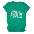 Détail du t-shirt vert en coton avec impression blanche sips about to go down et verre - S / Vert Foncé