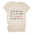 Kurzärmliges T-Shirt in Beige mit Alphabet-Druck und rotem EKG-Herzschlag-Muster - S / Sand (Schwarzer Text)