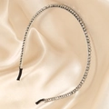 Elegante haarband met grijze glaskralen op een zilverkleurig metalen frame - Zilver