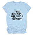 Détail du t-shirt en coton bleu clair avec texte imprimé noir et col rond classique - Bleu Clair (Police Noire)