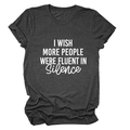 Détail du slogan blanc sur un t-shirt en coton gris foncé avec une encolure ronde - Gris Chiné (Police Blanche)