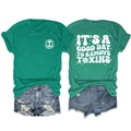 Détail d'un t-shirt vert chiné avec graphique rein et slogan devant et derrière - Vert encre (Impression blanche)