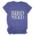 Dettaglio della t-shirt Bird Nerd con stampe di uccelli colorati su tessuto blu melange - Blu Retrò (Testo Bianco)