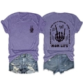 Flachbild von violettem Mom-Life-Rock-T-Shirt und Jeansshorts mit Vorder- und Rückansicht - S / Oberteile / Lila (Schwarzes Muster)