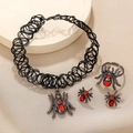 Gothic Spinne Schmuckset mit schwarzem Choker, Ring und roten Edelstein-Ohrringen für Damen - Choker Ring und Ohrringe Set / Rote Spinne