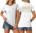 Détail de l'impression du texte coloré sur le devant et l'arrière du T-shirt en coton blanc - S / Blanc