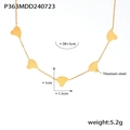 Collana in acciaio al titanio con cinque pendenti a cuore e placcatura oro 18k - Oro