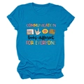 Détail de l'imprimé Communication looks different sur le t-shirt en coton bleu vif - S / Hauts / Bleu lac