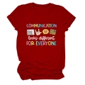 T-shirt bordeaux à col rond avec impression Communication Looks Different For Everyone - S / Hauts / Rouge