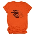 Détail du t-shirt orange avec imprimé graphique noir café et rhum humoristique - Orange (Police Noire)