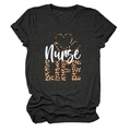 Détail de l'imprimé Nurse Life avec stéthoscope léopard sur t-shirt gris - Gris Anthracite (Texte Blanc)